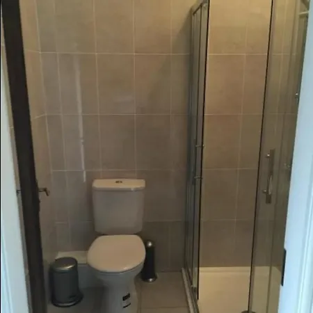 Проживание в семье Diana's Place *