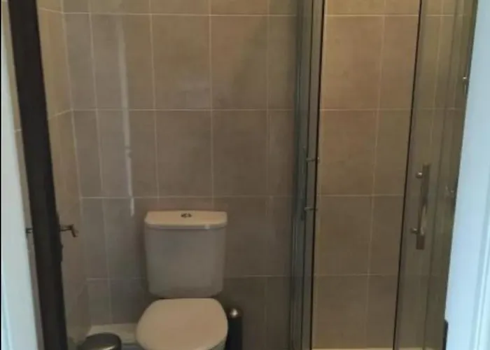 Проживание в семье Diana's Place *